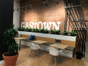 UJdxgc1XSimboCZqi2Rb8A